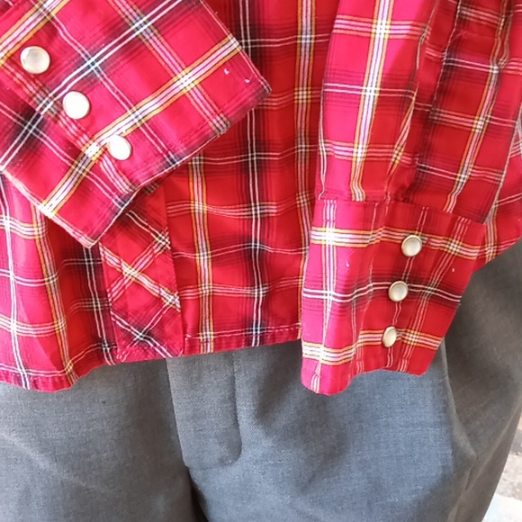 Wrangler Wrancher red plaid button up Men's Vintage shirt. - Picture 4 of 7
